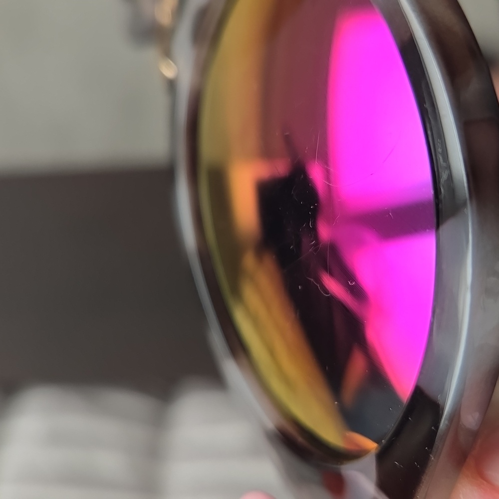 Quay | Women's Quay Shook Round Sunglasses, 50mm - Picture 8 of 9